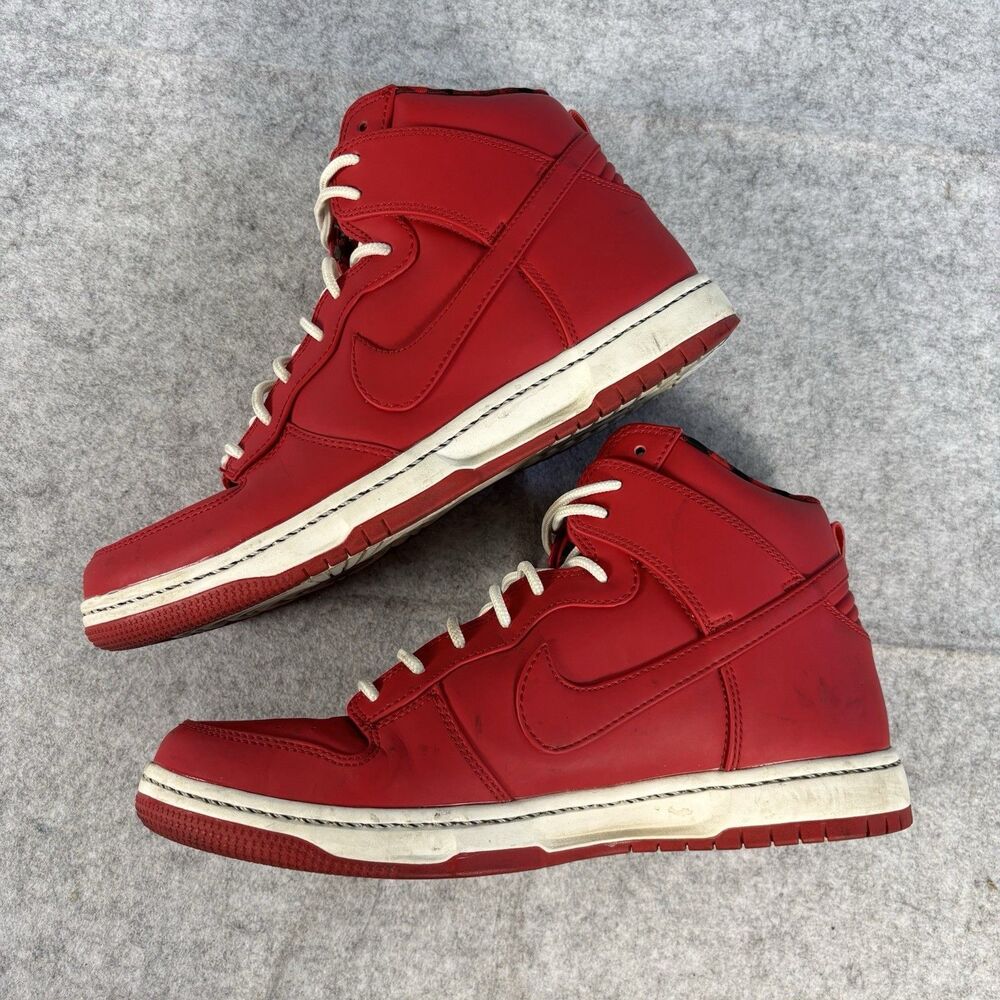 845055-601 - Mens 6.5 / Womens 8 Nike Dunk SB Ultra Rain Jacket Red Umbrella